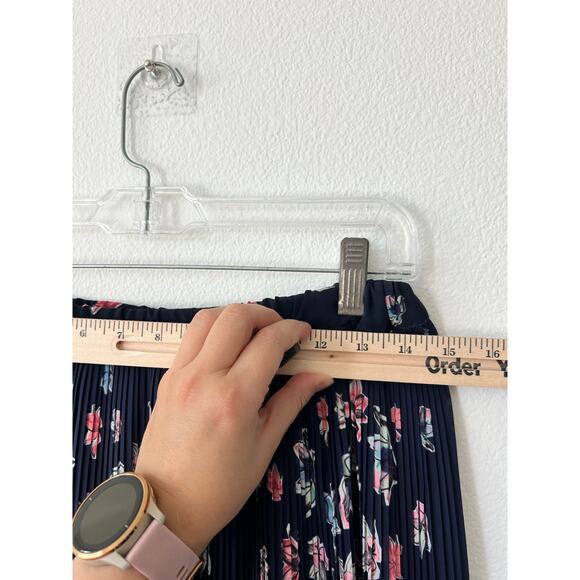 Club Monaco Vanelle Maxi Flower Skirt 00 - Picture 3 of 5